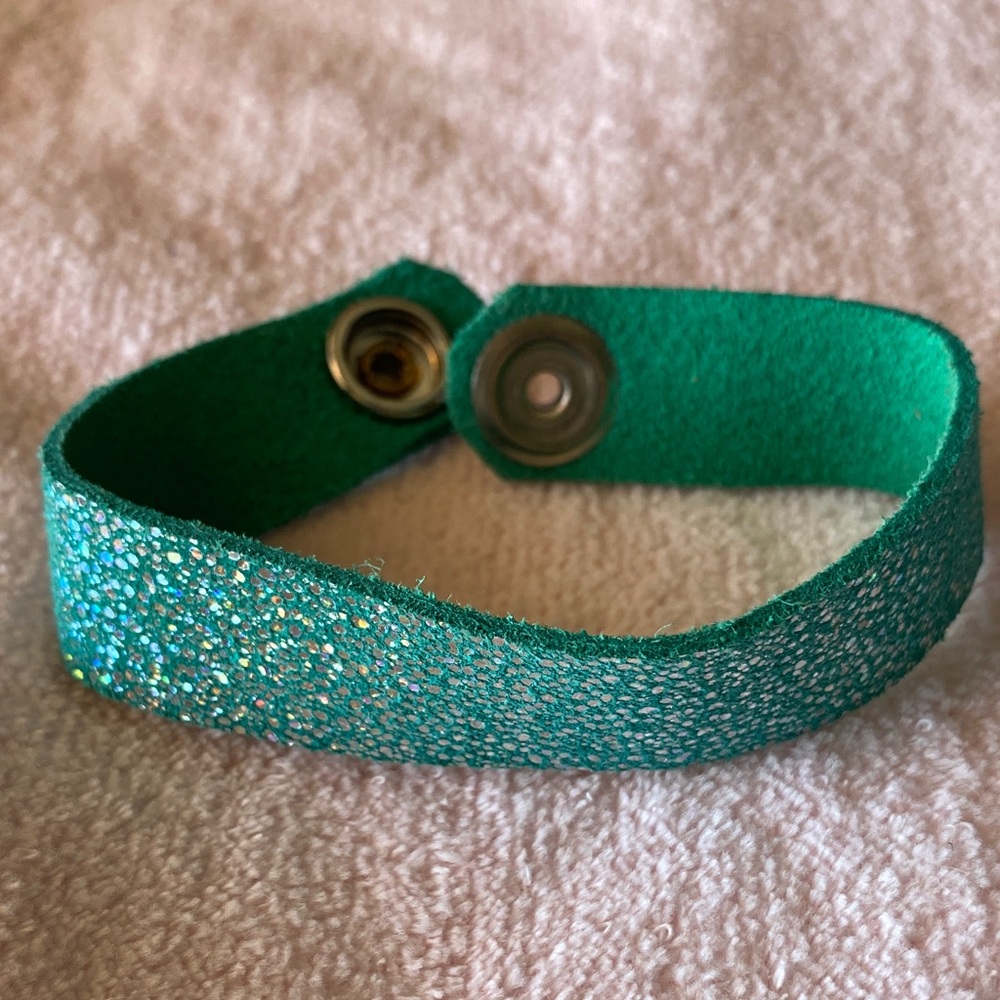 Green Glitter Snap Bracelet